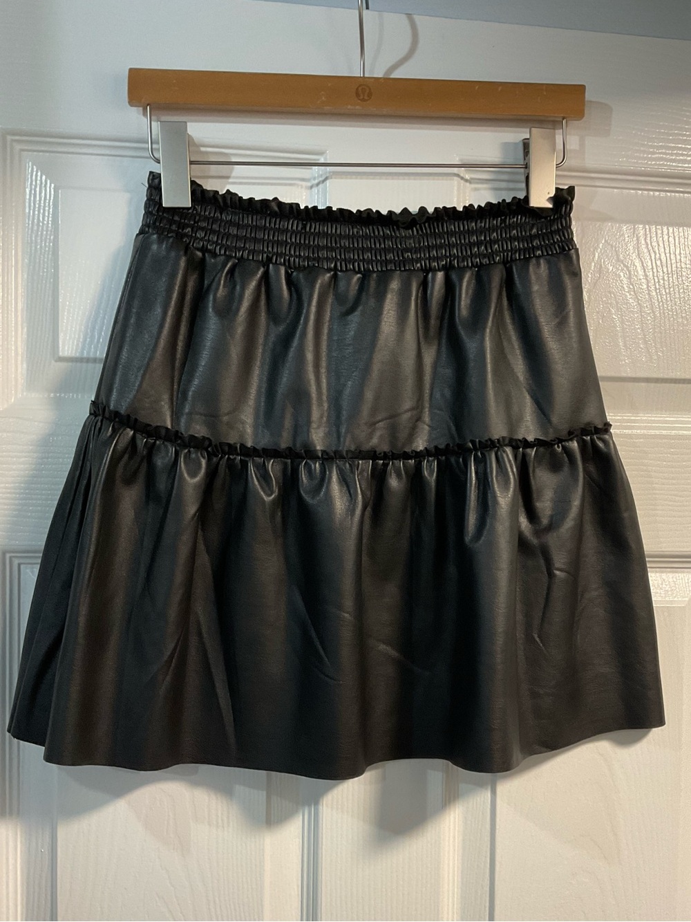 Laundry By Shelli Segal Black Faux Leather Tiered Ruched Mini Skirt